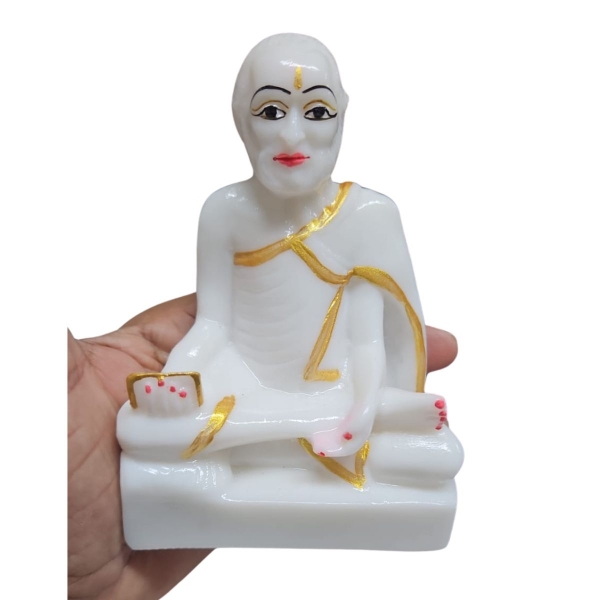 Picture of Rajendra Suriji Maharaj Idol (Size - 5 inches)