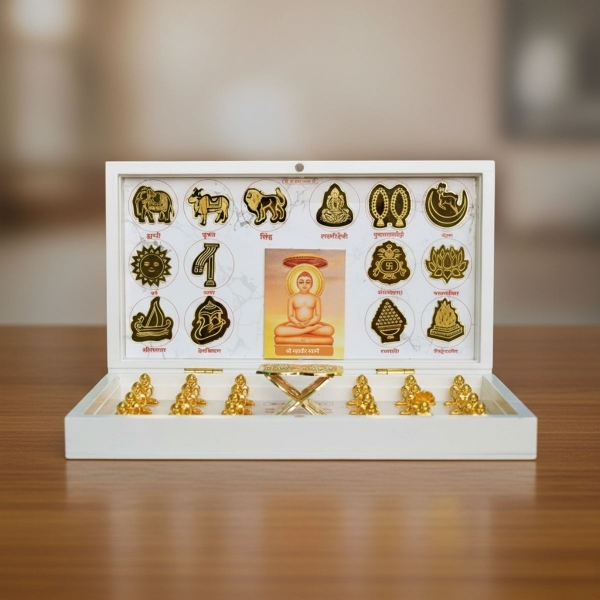 Picture of 14 Swapna  and 24 Tirthankar  Bhagwan White Royal Peti/Box