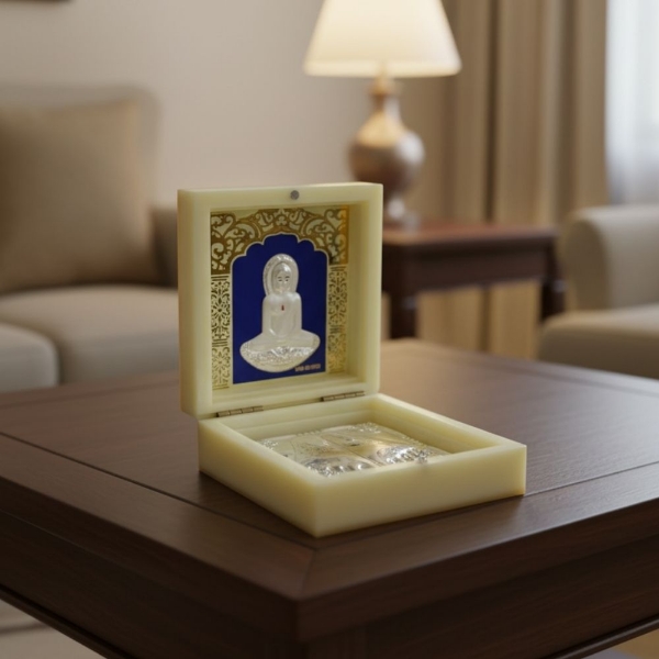 Picture of 999 Silver Mahavir Swami Small Deluxe Box