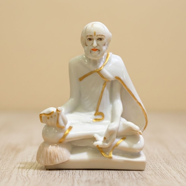 Picture of Rajendra Suri ji Maharaj Idol (Size - 7 inches)