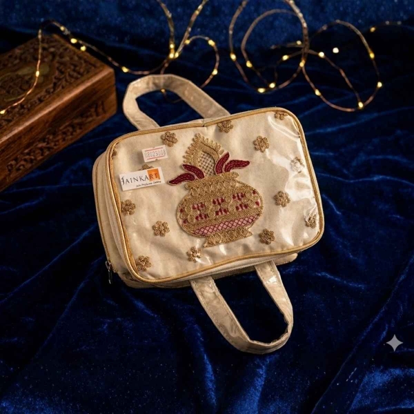 Picture of Embroidery Design Small Batwa